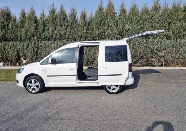 Volkswagen Caddy cena 42900 przebieg: 186000, rok produkcji 2015 z Żmigród małe 154